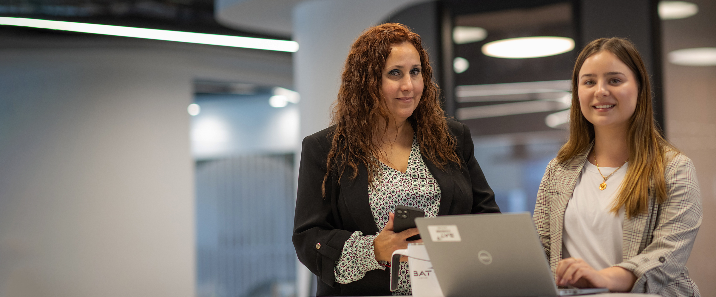 Ποιοι είμαστε